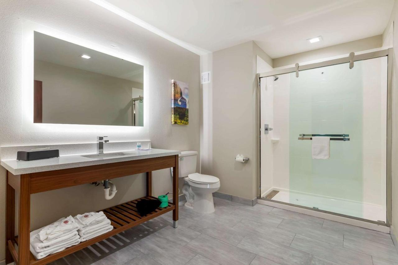 Comfort Inn & Suites Мускоги Екстериор снимка